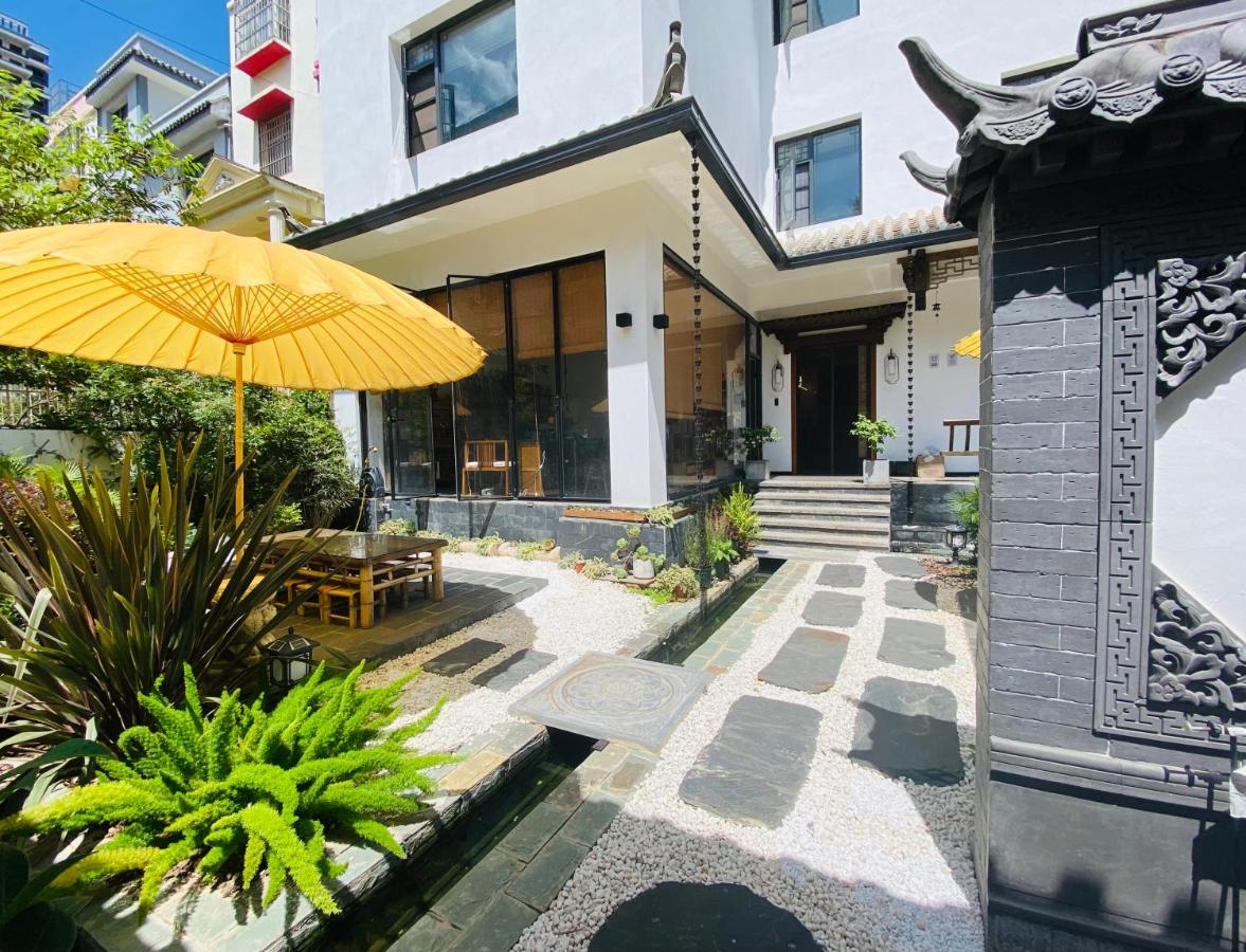 Fuxian Lake Qishe B&B