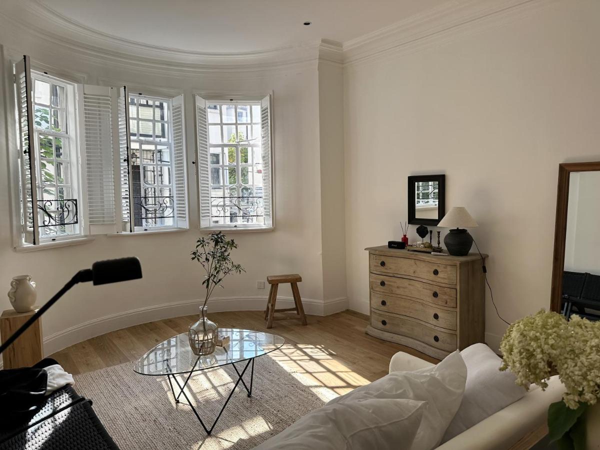 Shanghai Hills & Art Suite 18 - Near Line 1 & 7 Changshu Road Metro - B&B Shanghai
