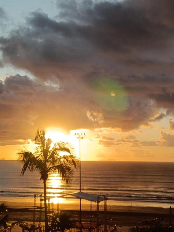 Apto em Frente ao Mar - Prédio Redondo - Ferienwohnung Peruíbe