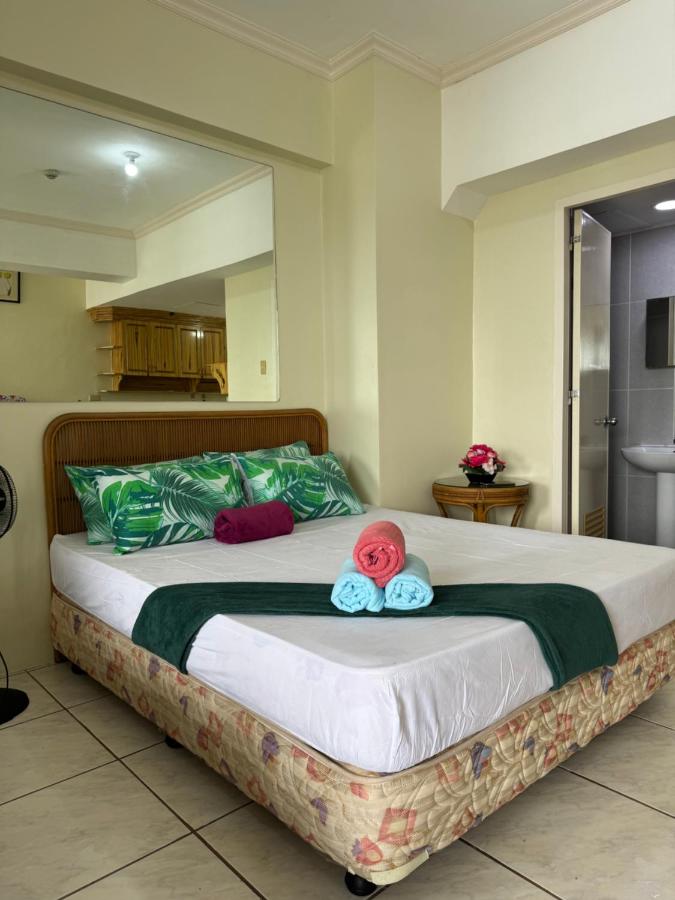 Studio Lit Queen-Size 