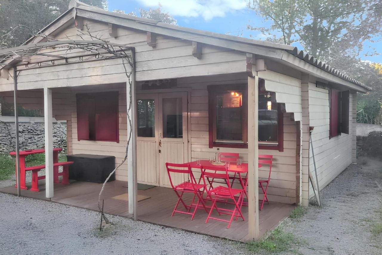 Chalet charmant à Poussan avec jardin privé et barbecue - B&B