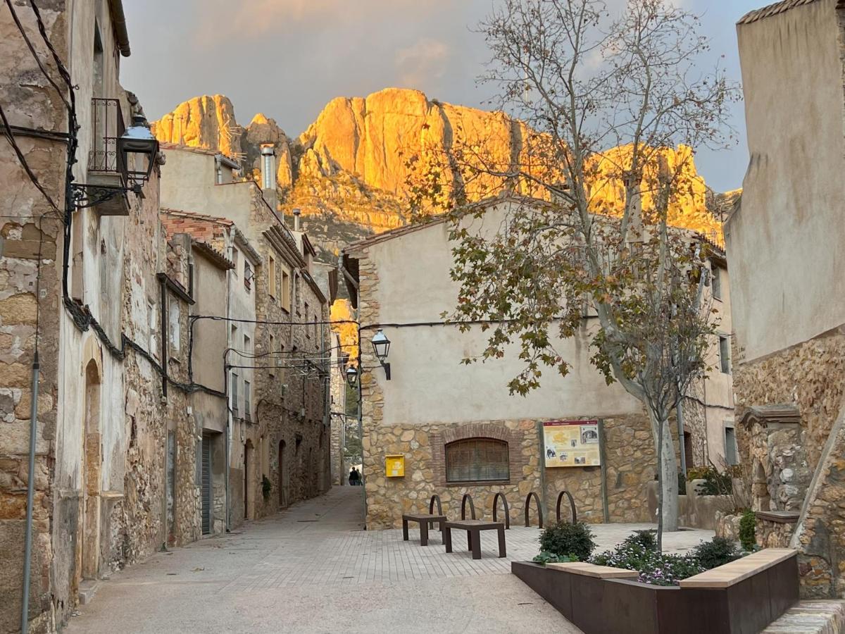 Montsant Wine House with Mountain Views - B&B la Morera de Montsant