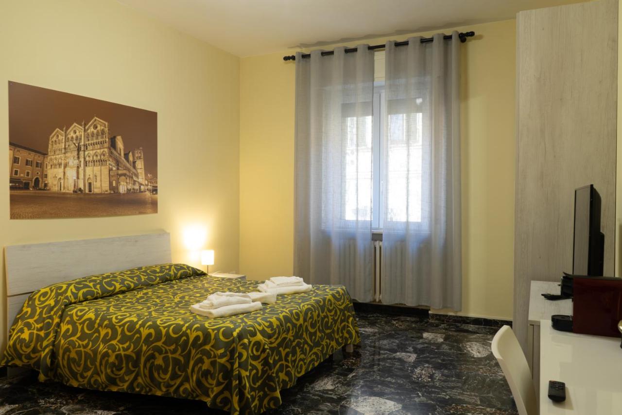 Camera Tripla Economy con Bagno in Comune