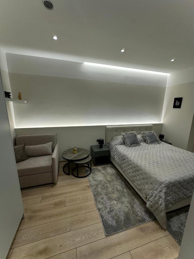 Corplex Rooms Tirana - Bed and Breakfast Tirana