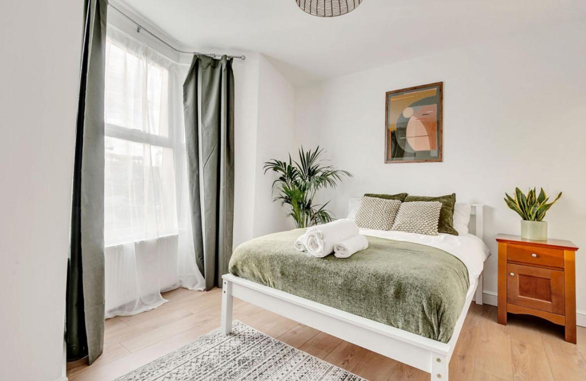 Serviced Apartment London great for contractors 2 mins from train station and near Tottenham Stadium - B&B
