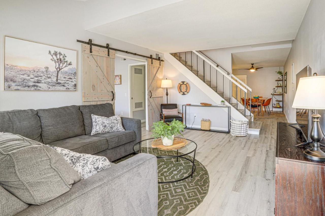 Pool Access and Mtn Views Palm Springs Retreat! - Chambres d’hôtes