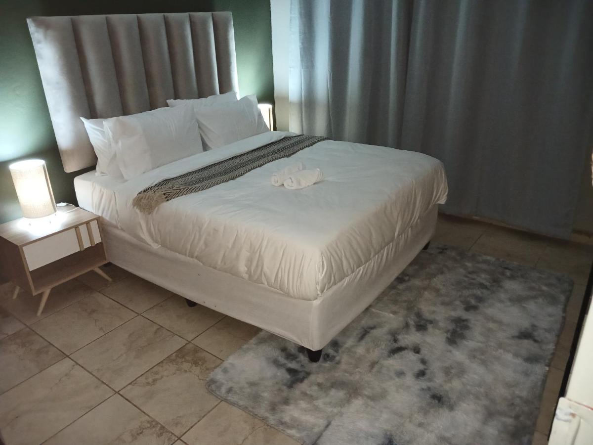 Waterfall Deluxe - Bed and Breakfast