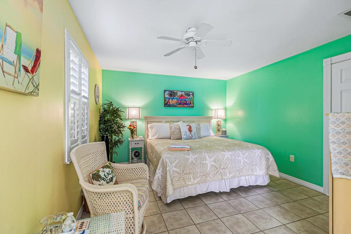 King Room with Pool View