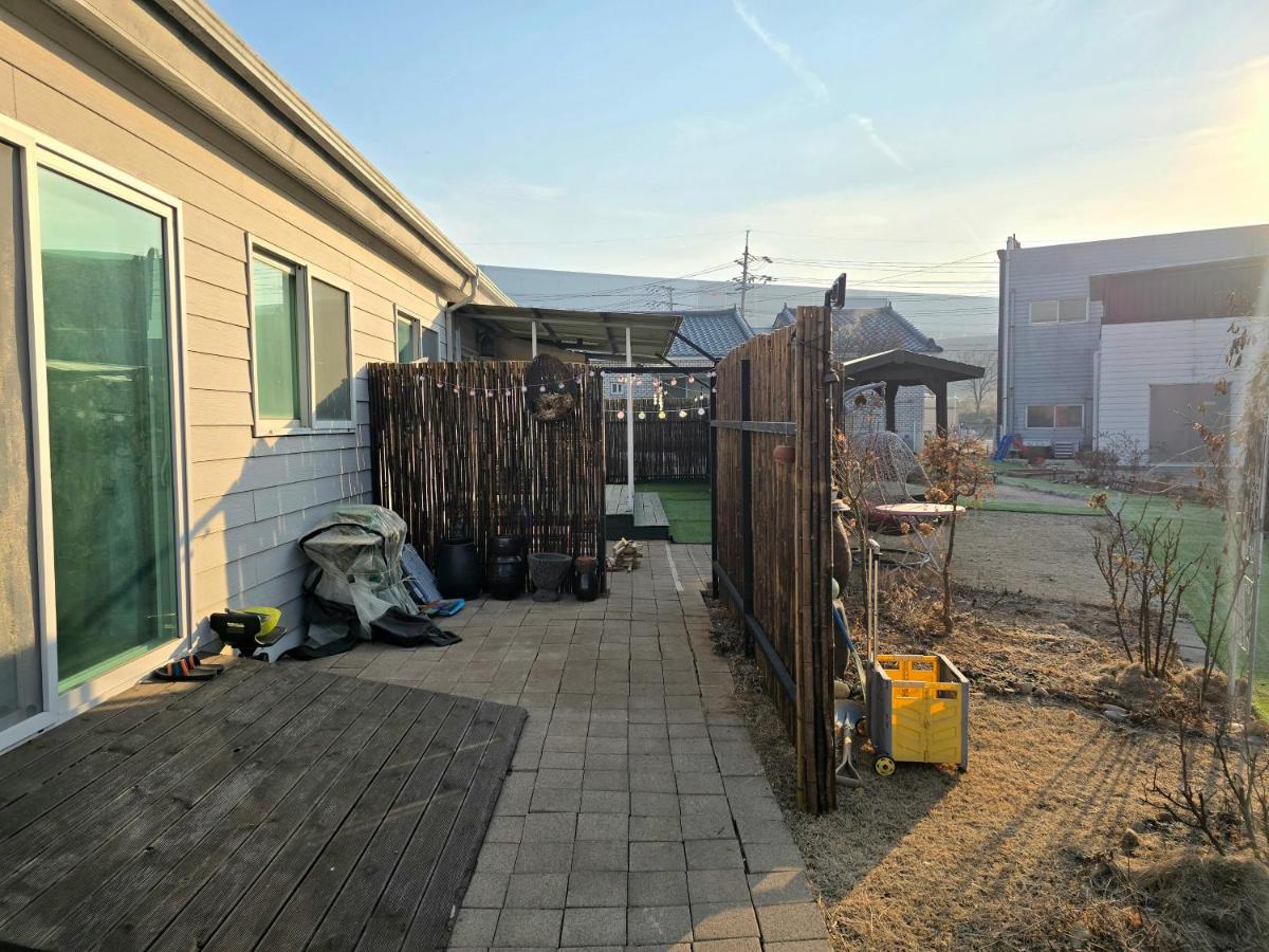 Detached house with a large yard, 15 minutes from the sea in Hwaseong - Ferienwohnung