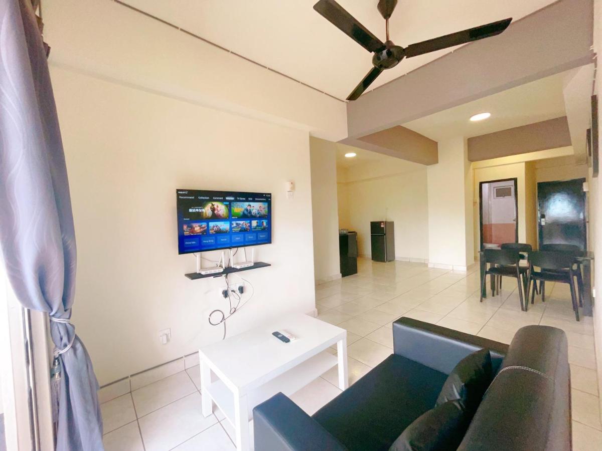 One-Bedroom Apartment with Balcony