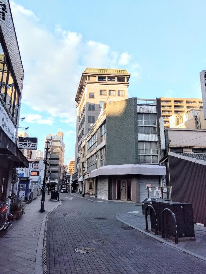 肴町街舎 - B&B