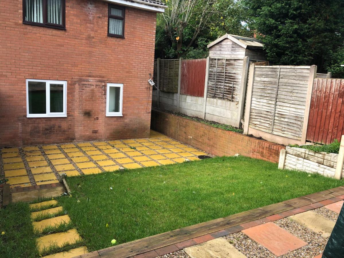 Captivating 1-Bed Apartment in Hednesford - B&B Cannock