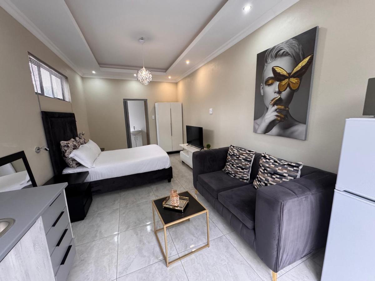 Studio Apartment with One Double Bed