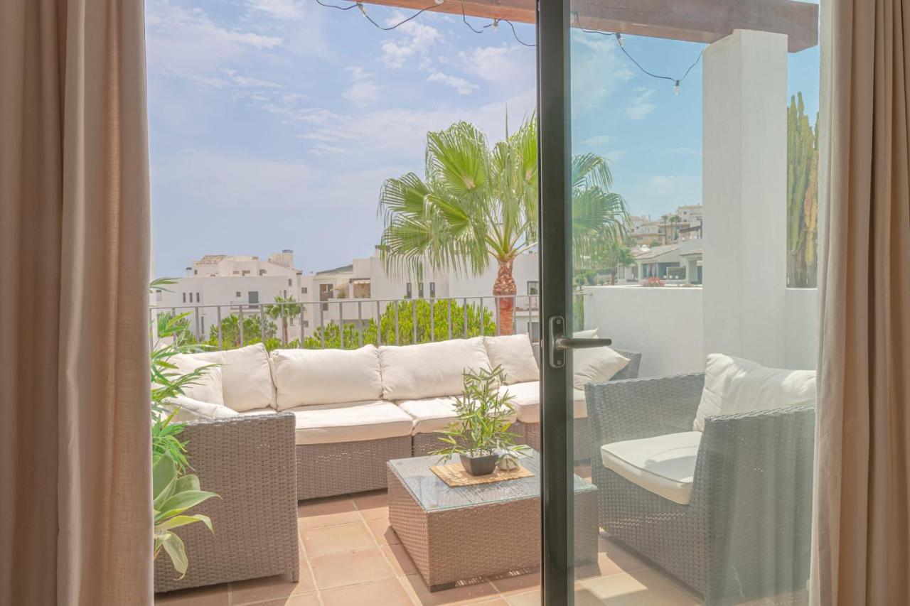 Beautiful two bedroom apartment in Alamar La Cala de Mijas - Chambres d'hôtes La Cala De Mijas