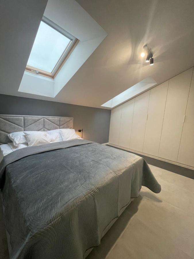 One-Bedroom Apartment with Balcony