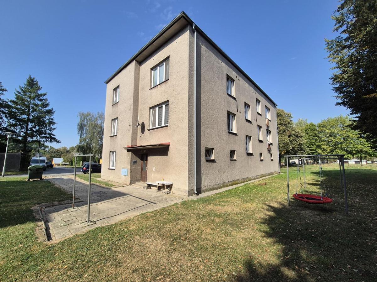 Apartmán U Zámku - Self Check in - Airport OSR Mosnov - Chambres d’hôtes