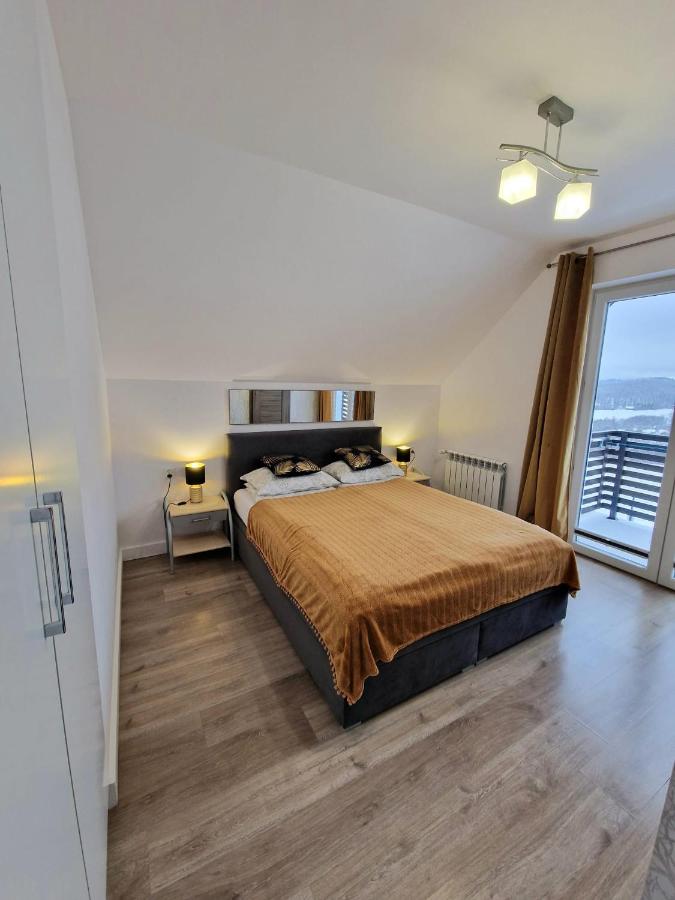 Apartment with Mountain View
