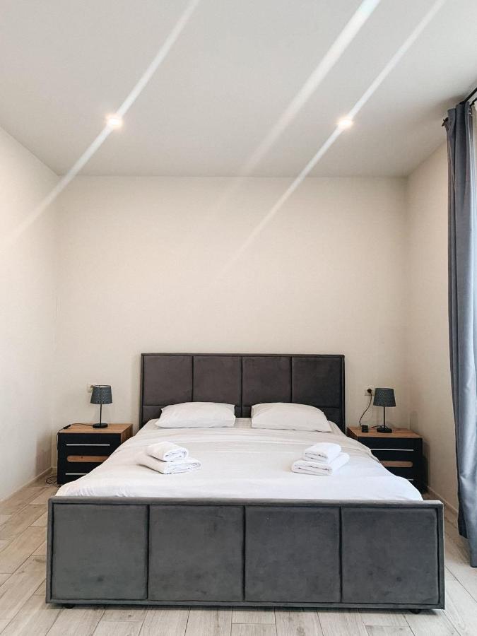 Apartments Domovik Mira 11s/5 - Bed and Breakfast