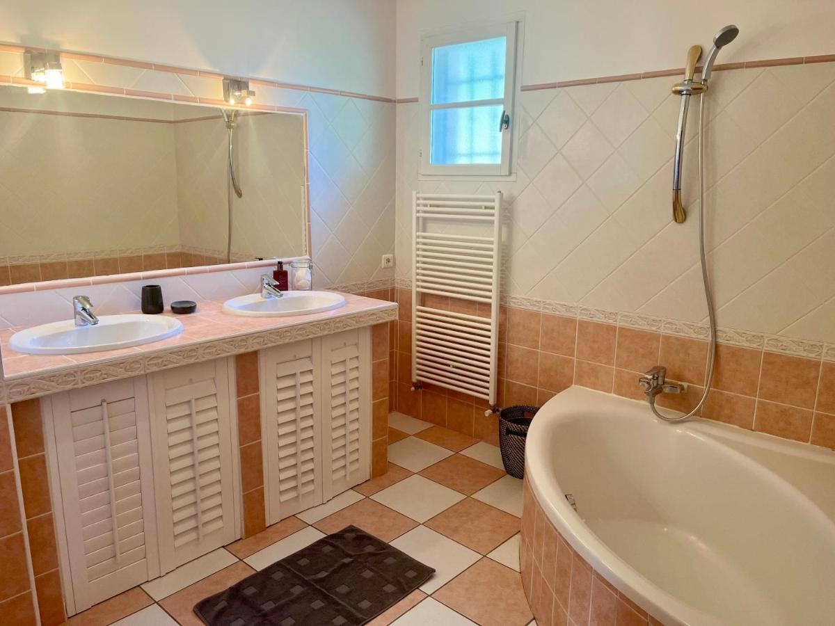 Chambre Double avec Salle de Bains Commune