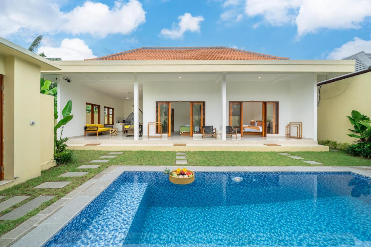 Lasterra - New Stylish Villa with Huge Pool - Steps from the Beach & Ultimate Luxury - B&B