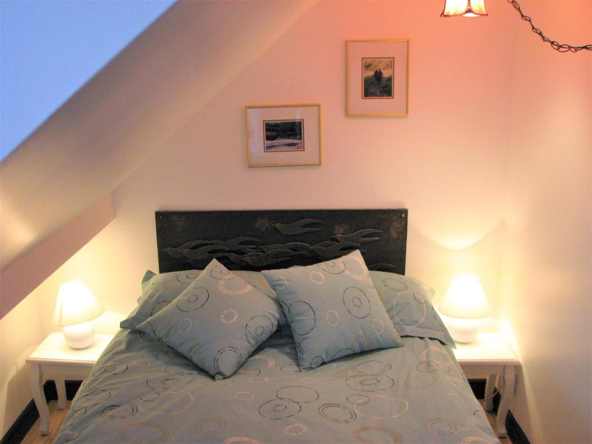 Standard Double Room with Shared Bathroom
