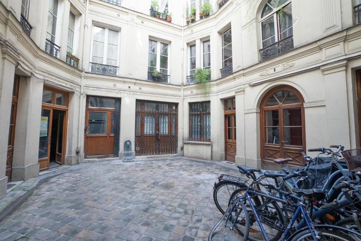 Appartement 2 étages Paris - Métro 9 Grands Boulevards - Folies Bergères - B&B