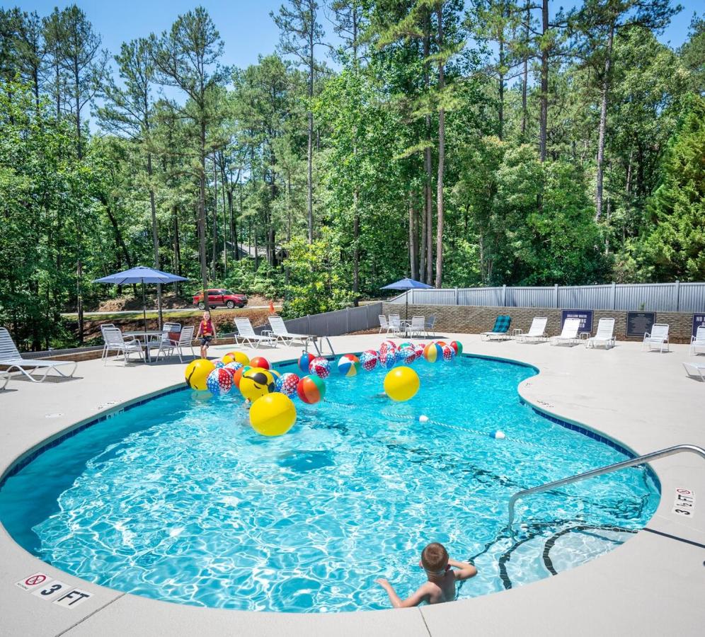 Lake & Mountain Resort Escape-Pools, Golf, Boat - B&B Salem