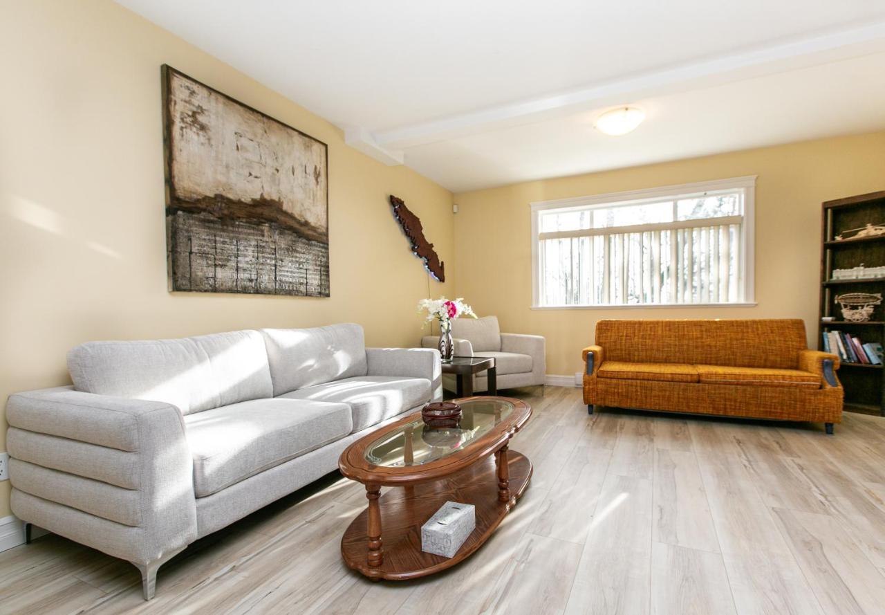 2 BR Spacious Ground Level Suite - B&B Victoria