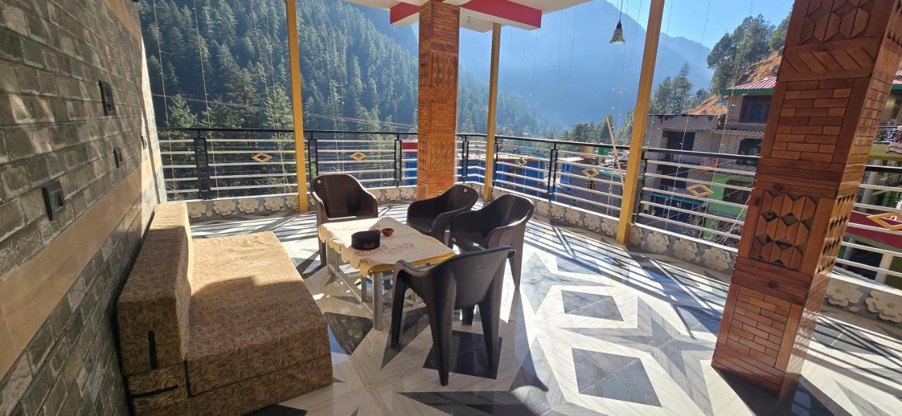 Deluxe Double or Twin Room with Mountain View