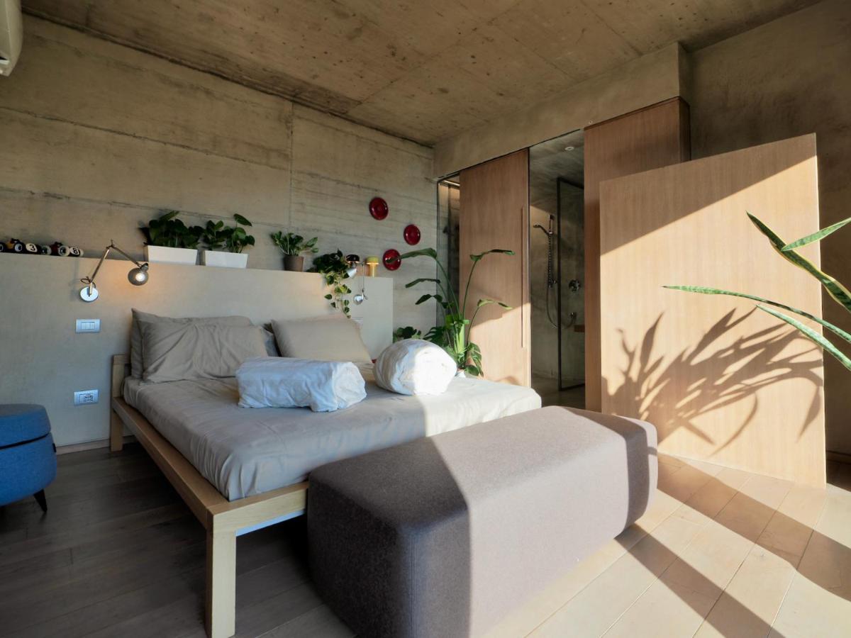 Superior One-Bedroom Apartment