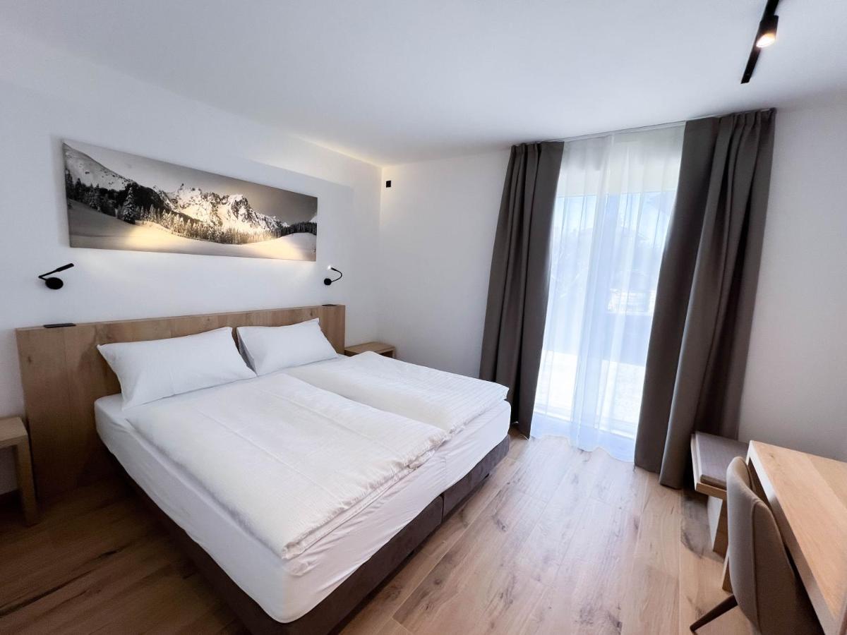 Classic One-Bedroom Apartment with King Bed