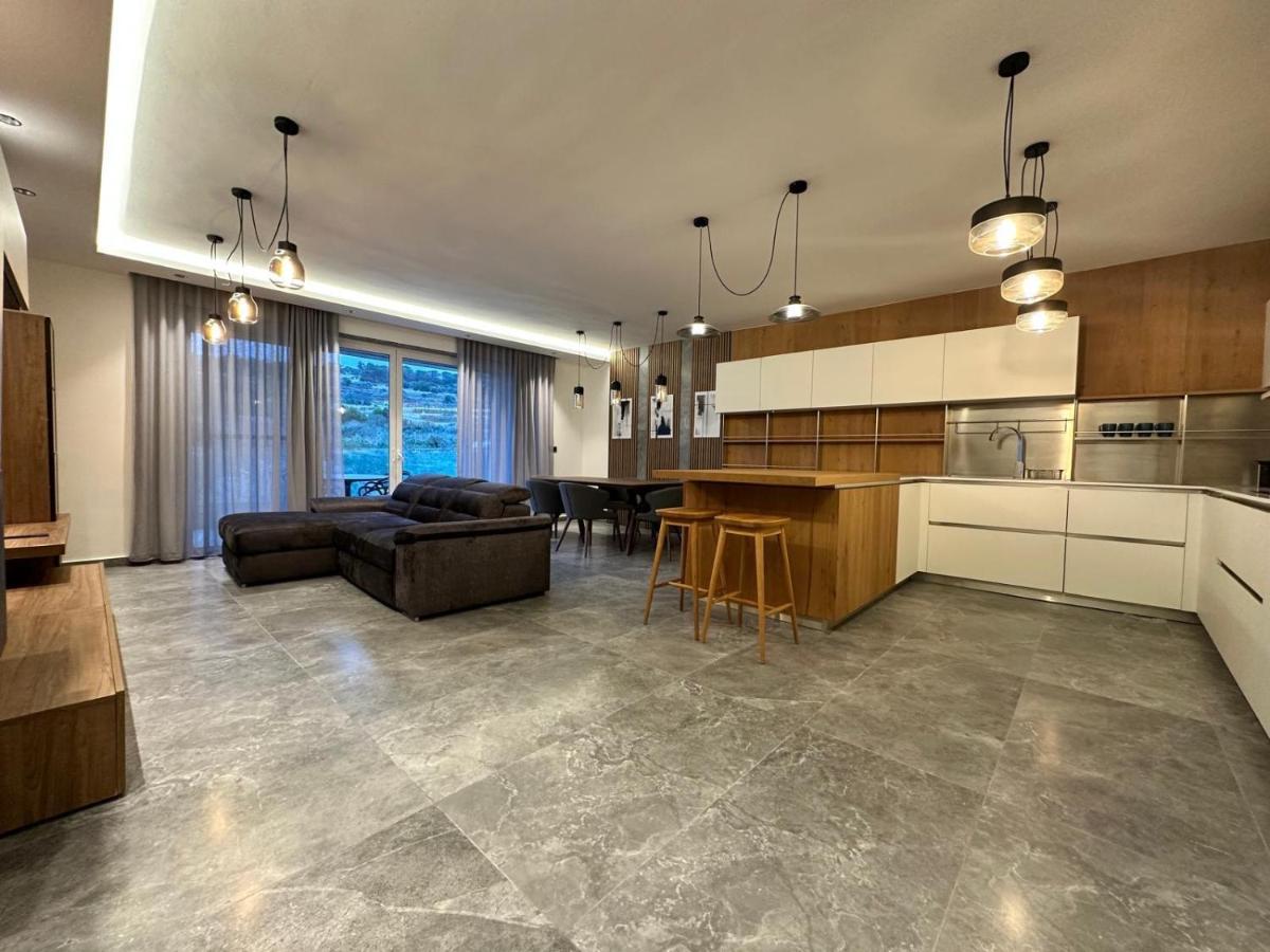 Apartamento de 2 dormitorios con terraza
