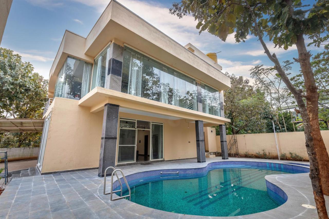 Villa Exotica by StayJade5bhkPoolACProjector - Bed and Breakfast