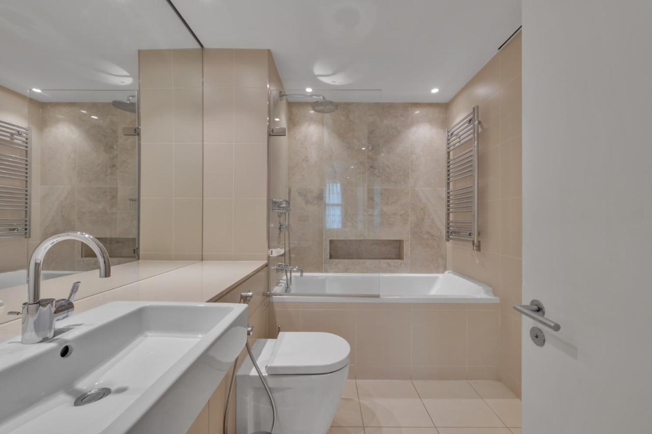 Three-Bedroom Deluxe Apartment