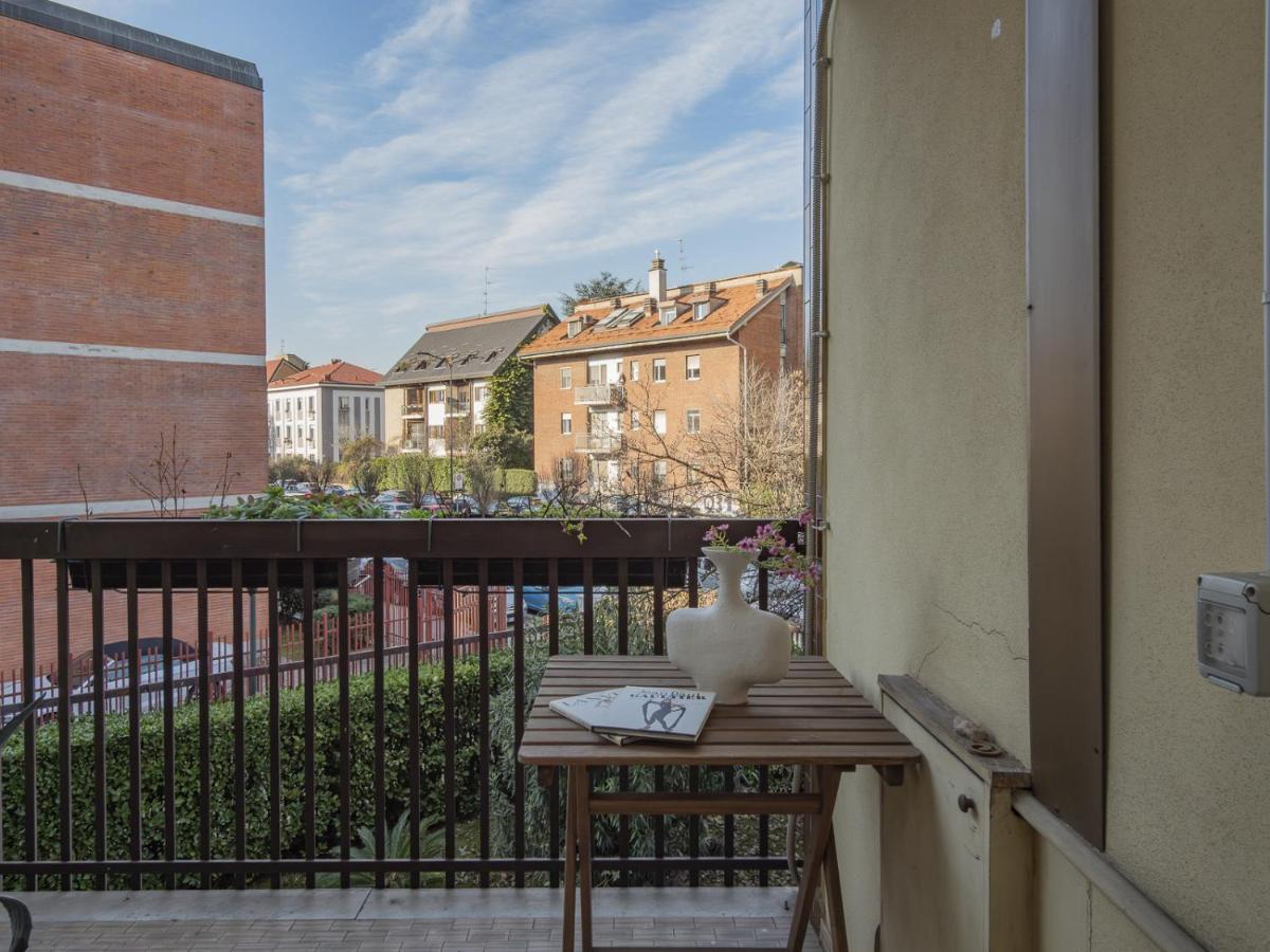 Modern 3 br with balcony steps from San Siro by Rentopolis - B&B