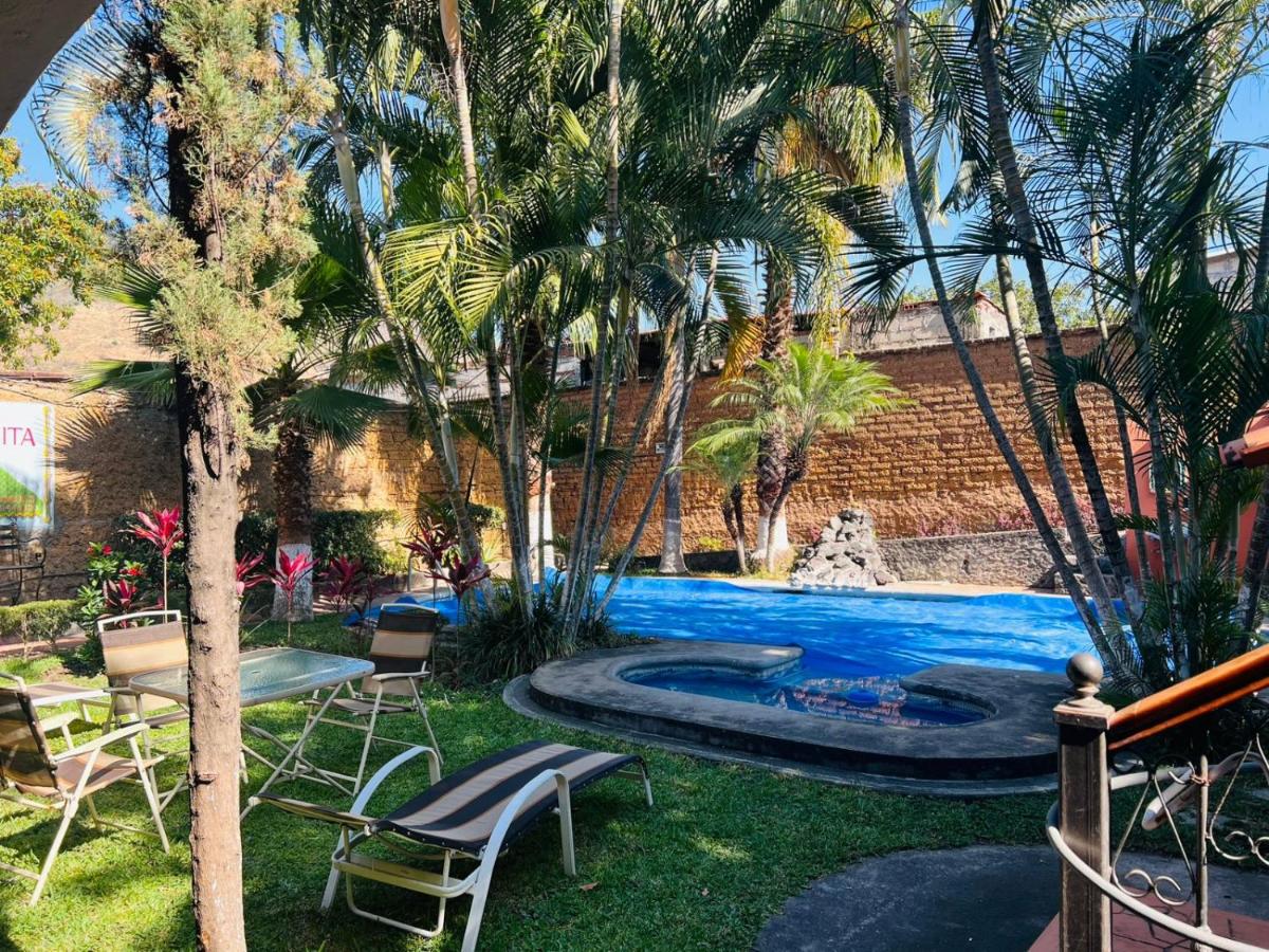 Deluxe Double Room (2 Adults + 1 Child)