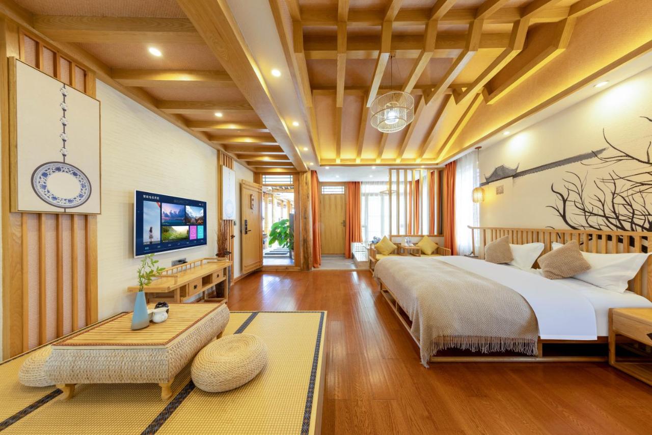 Double Room with Balcony (3 Adults)