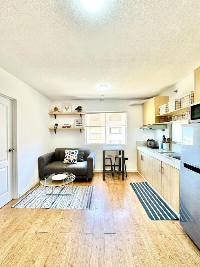 Seaview 2br condo near NuSTAR & SM Seaside - B&B