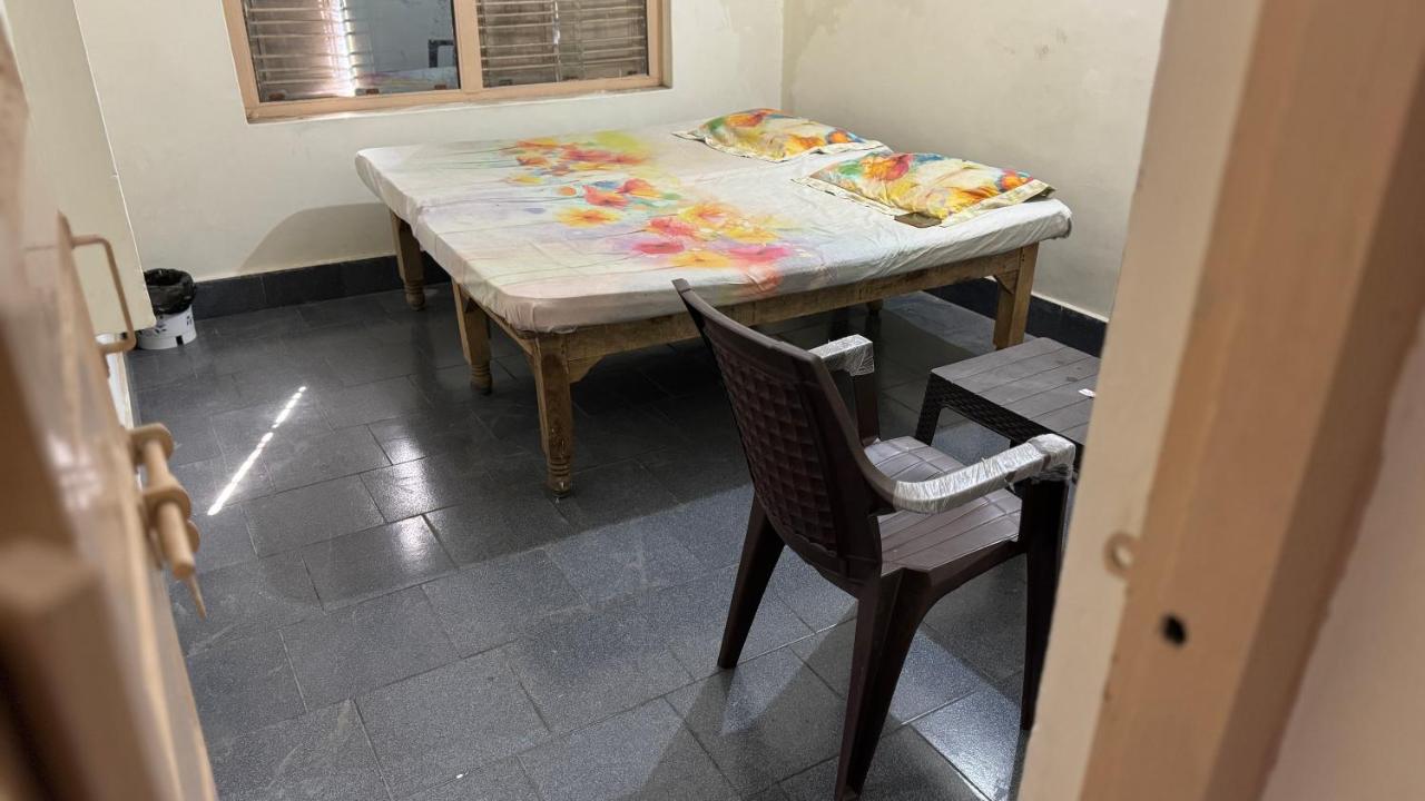 Backpackers Nest 200 metre from Prayagraj junction on main station road - Ferienwohnung