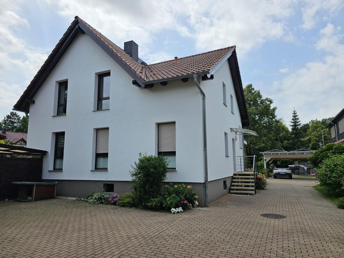 FeWo in Familienhaus mit Garten, Terrasse, Carport mit E-Ladestation, Südost - B&B