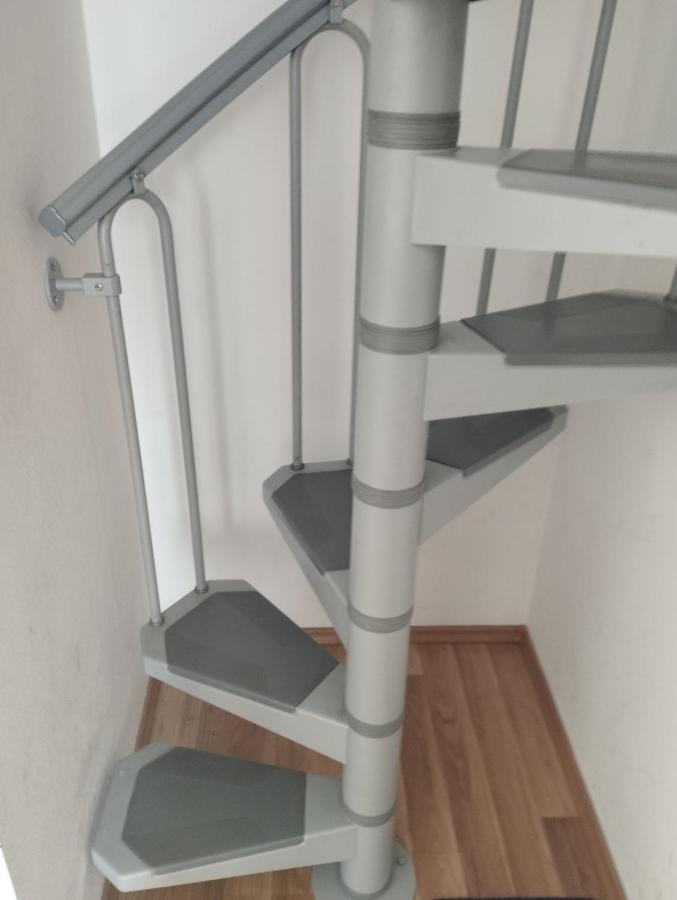 Studio - Split Level