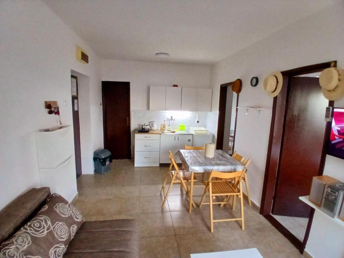 Apartman M Baošići - B&B Baošići