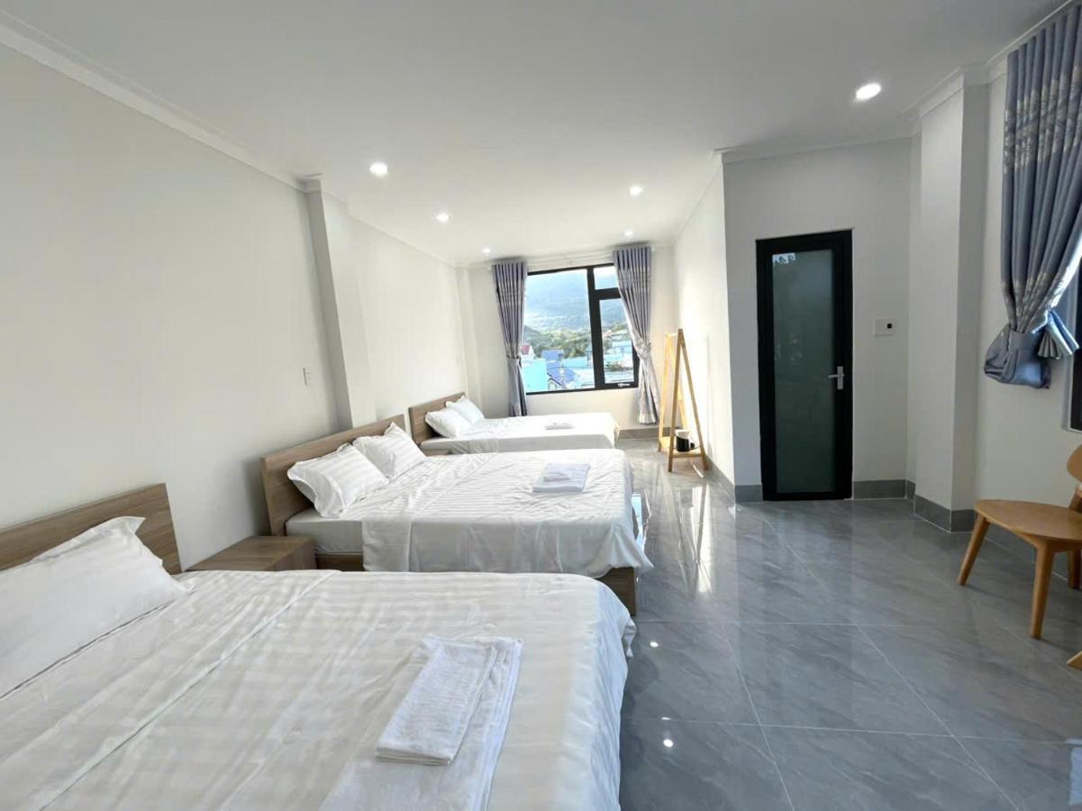 Family Room with Side Sea View