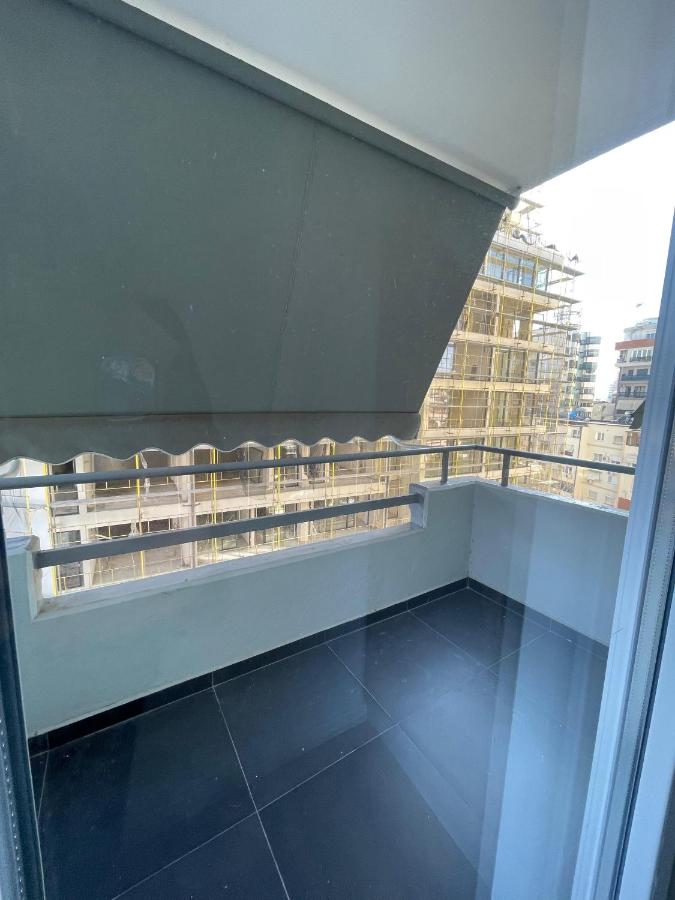 Central Apartment - 2 Bedroom - B&B Tirana