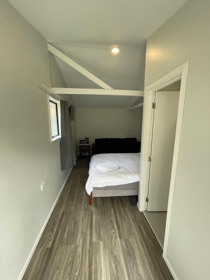 2 Double Beds including 1 Sofa Bed Garden Charlet unit C, 9 Steles Lane, Rotorua - B&B