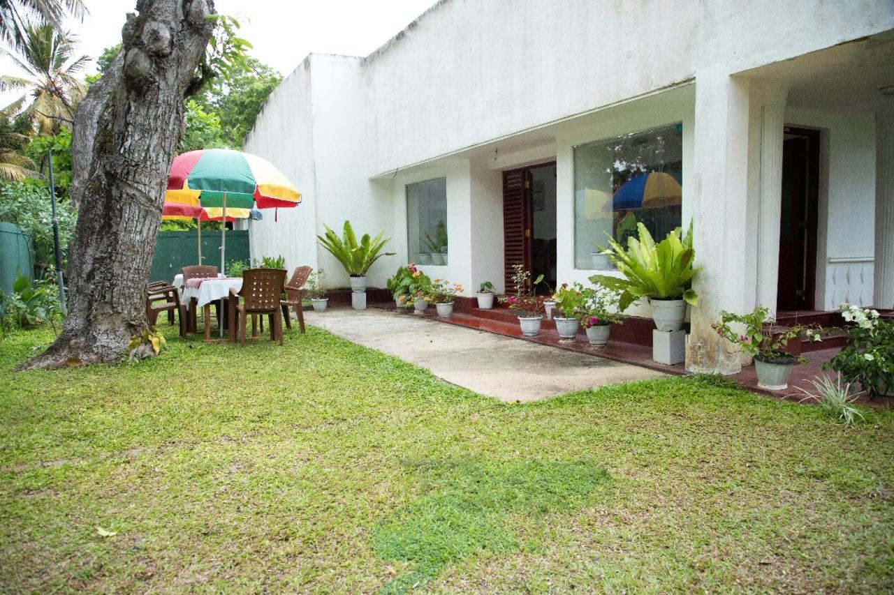 Beach Raised Guest House - B&B