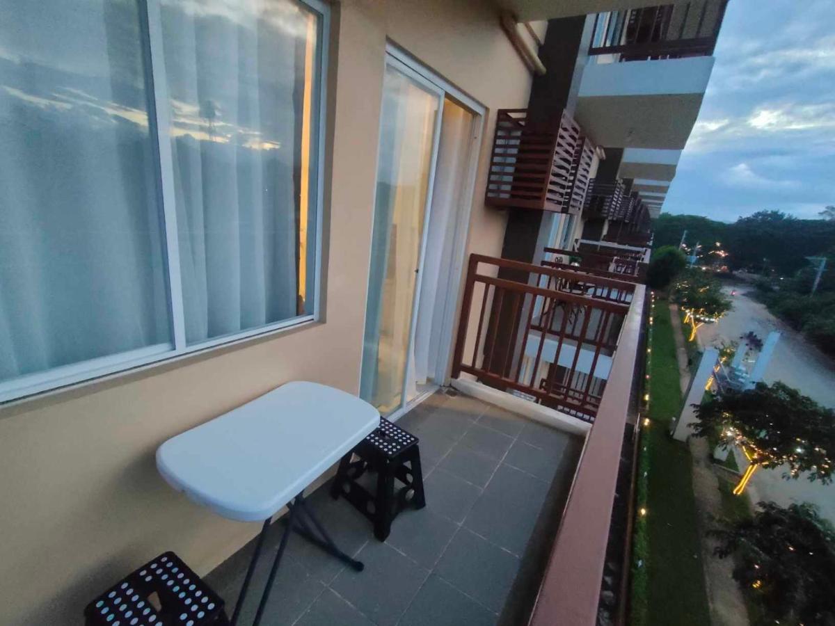 Cozy and Affordable Deluxe Condo near Puerto Princessa Airport - B&B Puerto Princesa City