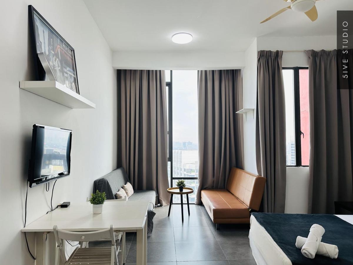 Five Studio - Empire Damansara - Bed and Breakfast