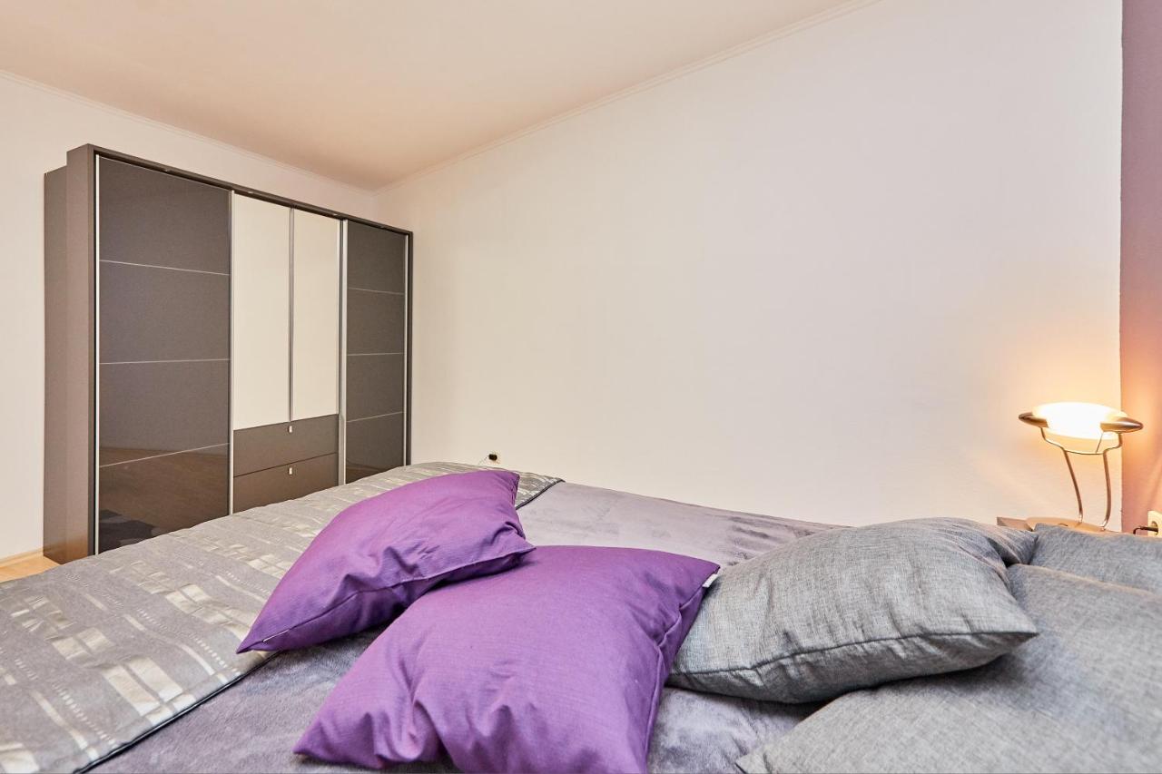 Deluxe One-Bedroom Apartment