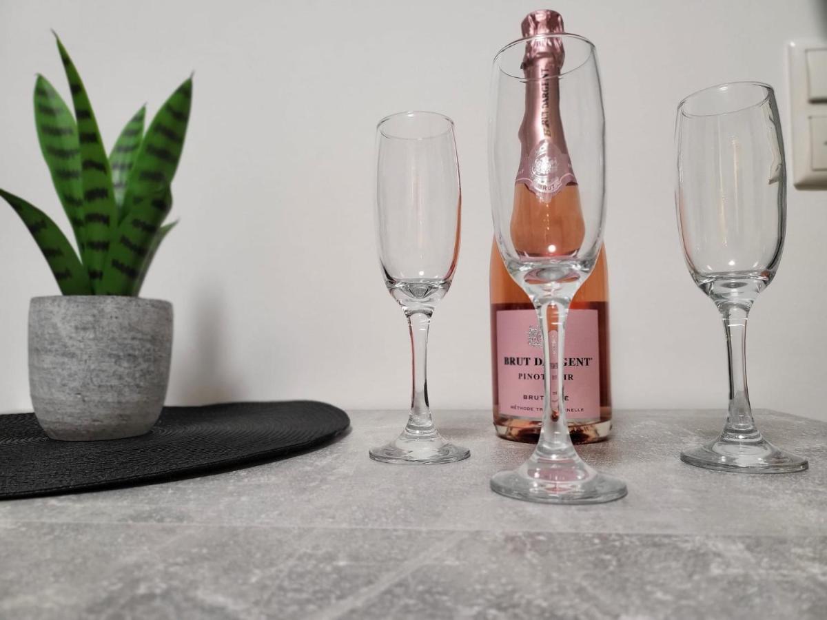 Neubau Apartment mit Küche, TV in der Nähe von Aachen - B&B Alsdorf